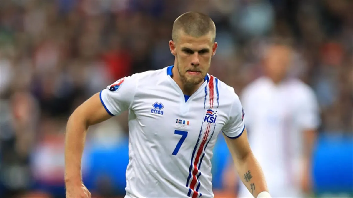 Tiểu sử của tiền vệ Johann Berg Gudmundsson: Từ đảo Băng Đảo đến sân cỏ Ngoại Hạng Anh