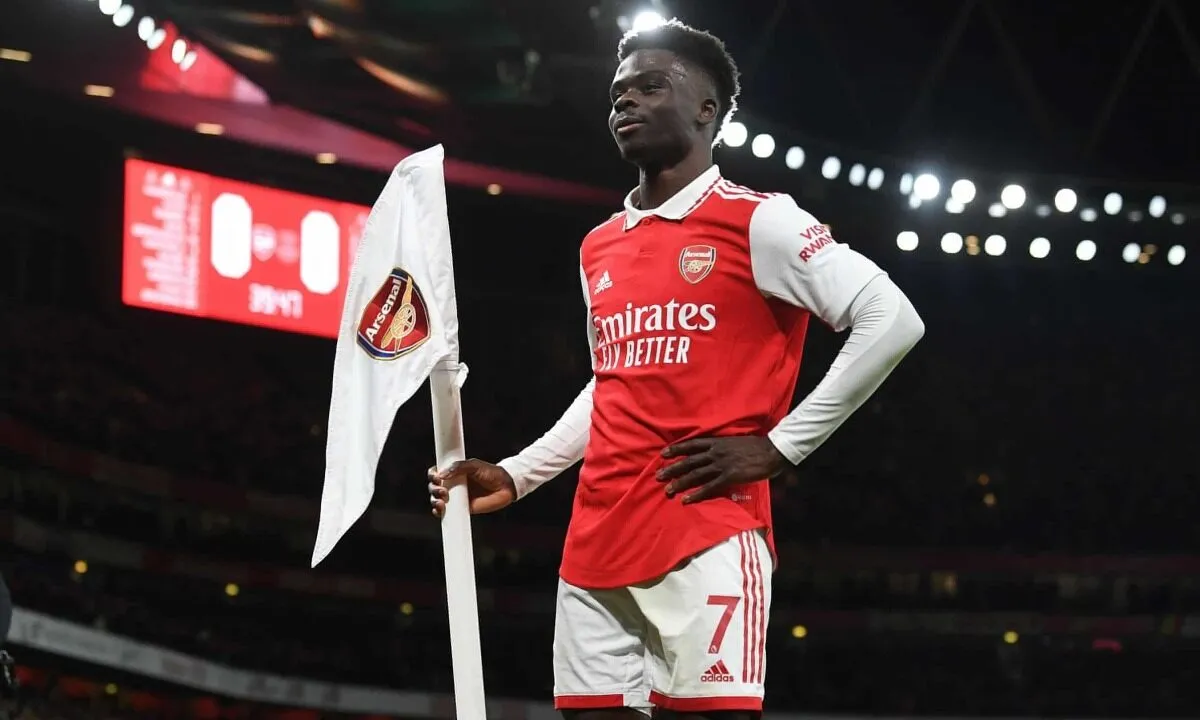 Tiểu sử của tiền vệ Bukayo Saka: Hành trình từ học viện Arsenal đến ngôi sao Ngoại Hạng Anh