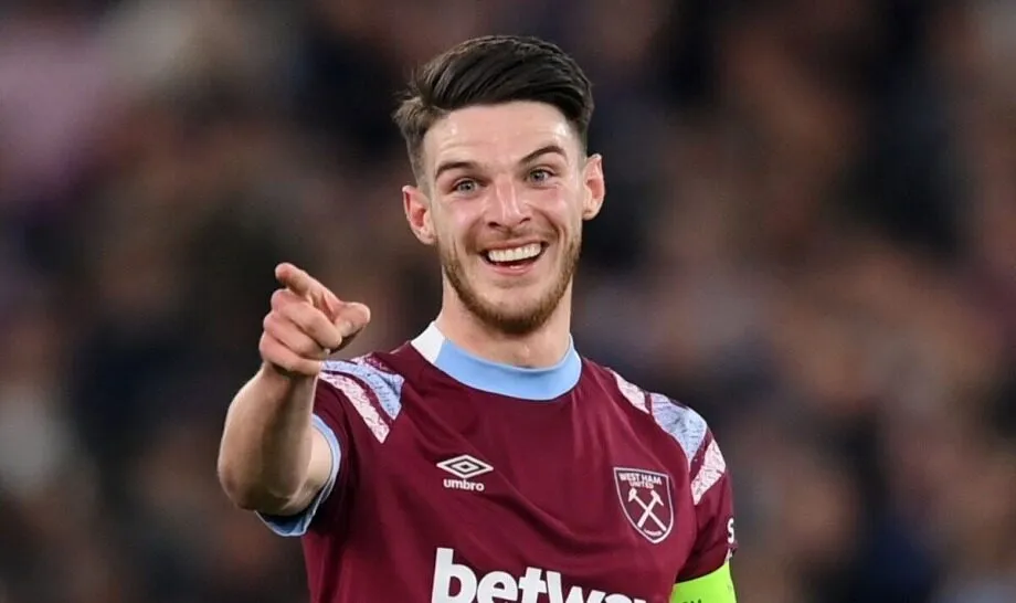 Tiểu sử của tiền vệ Declan Rice: Hành Trình từ Người Hâm Mộ đến Ngôi Sao Sân Cỏ