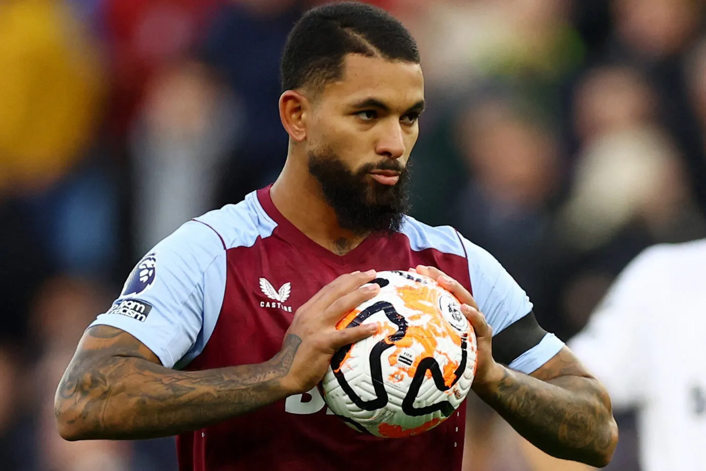 Tiểu Sử Của Tiền Vệ Douglas Luiz: Hành Trình Đến Ngoại Hạng Anh