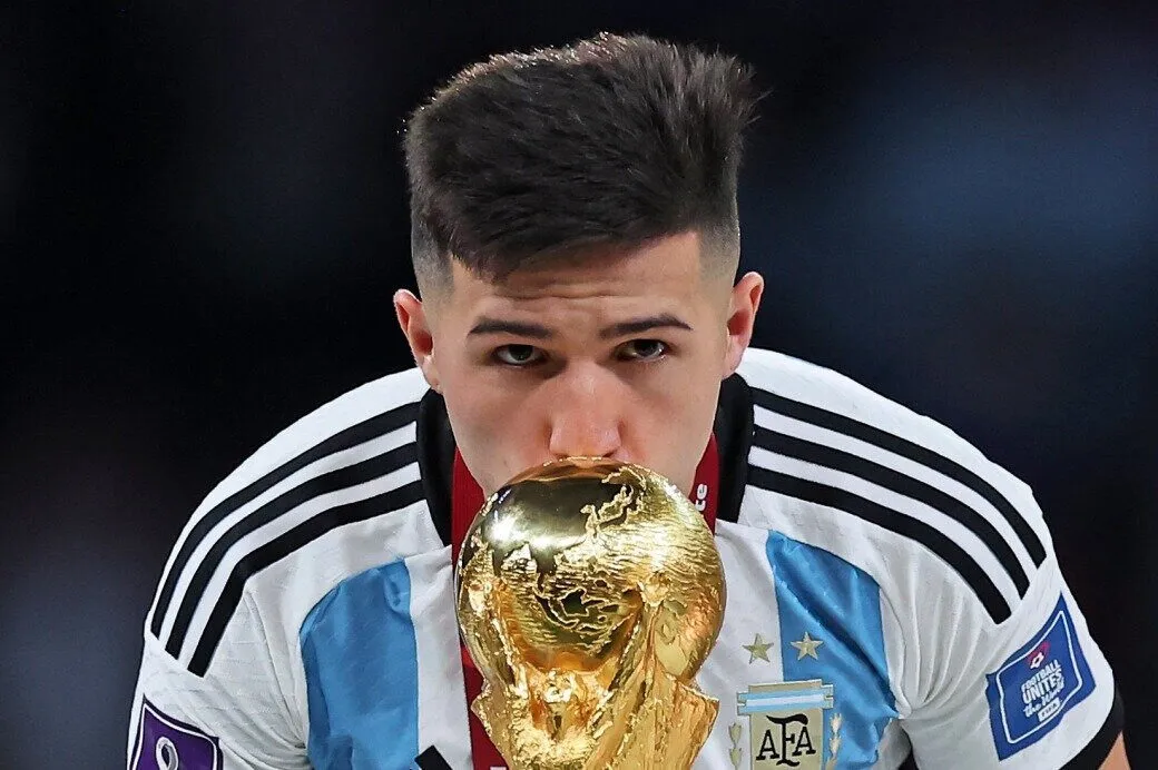 Tiểu Sử Của Tiền Vệ Enzo Fernández: Hành Trình Chinh Phục Ngoại Hạng Anh