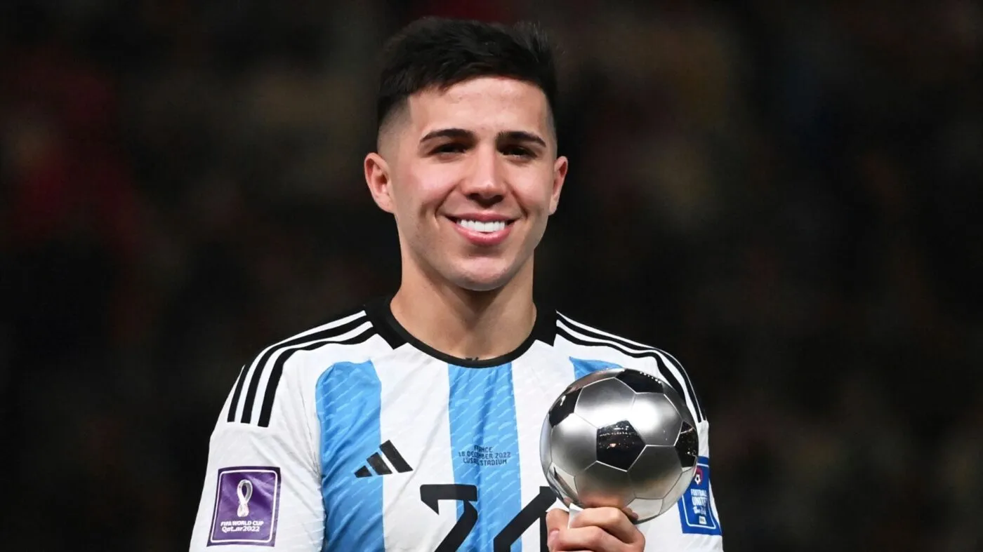 Tiểu Sử Của Tiền Vệ Enzo Fernández: Hành Trình Chinh Phục Ngoại Hạng Anh