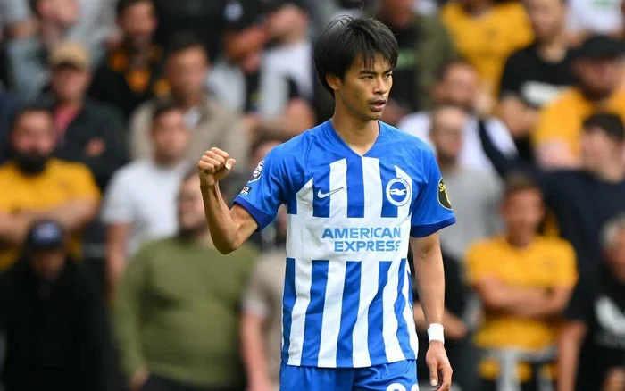 Tiểu Sử Của Tiền Vệ Kaoru Mitoma: Tài Năng Sáng Giá Trên Sân Cỏ Ngoại Hạng Anh