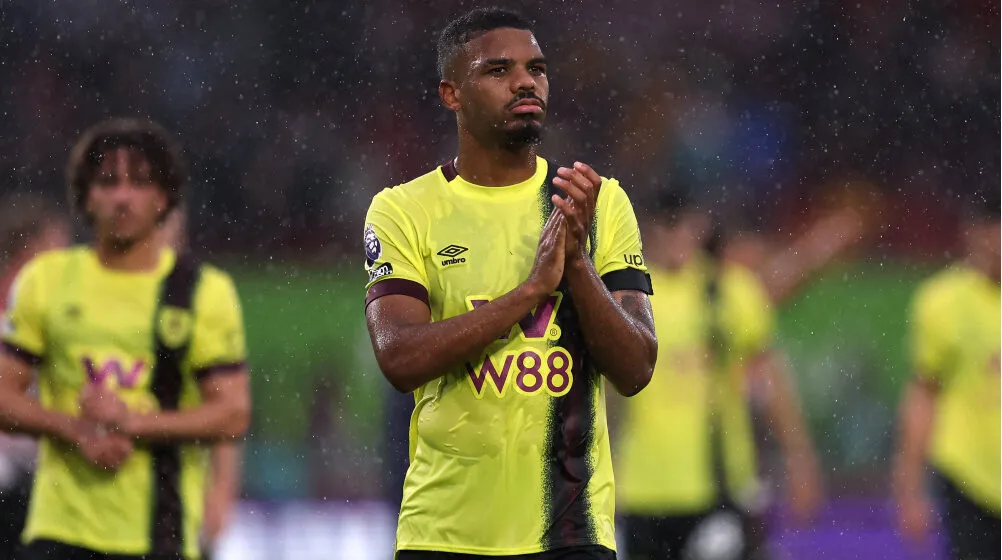 Tiểu Sử Của Tiền Đạo Lyle Foster: Hành Trình Từ Sân Cỏ Nam Phi Đến Sự Sáng Giá Tại Ngoại Hạng Anh