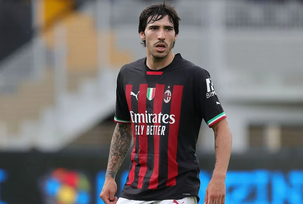 Tiểu sử của tiền vệ Sandro Tonali: Hành trình từ Brescia đến Ngôi sao Ngoại Hạng Anh