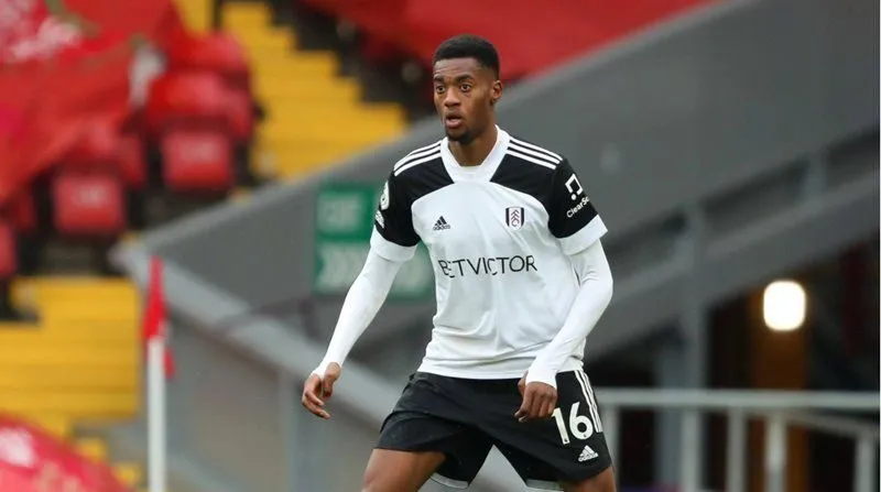 Tiểu Sử Của Trung Vệ Tosin Adarabioyo: Hành Trình Vươn Tới Đỉnh Cao Ngoại Hạng Anh